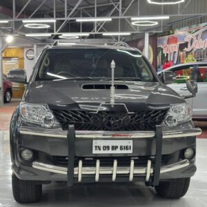 TOYOTA FORTUNER (6161)