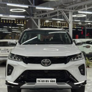 TOYOTA FORTUNER LEGENDER (0666)